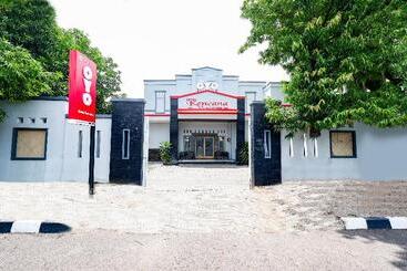 Hotel Oyo 2436 Kencana