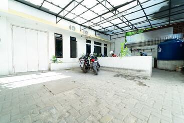 Pansiyon Koolkost Syariah Near Stie Trianandra