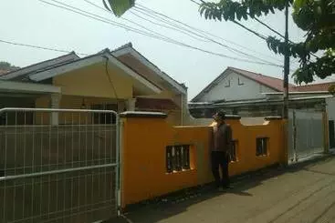 Hotelli Oyo 2237 Azzam Residence Syariah