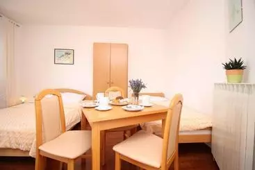 آپارتمانهای توریستها Apartments Ivona 4