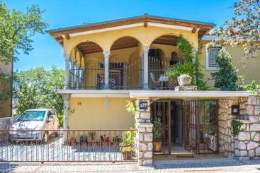 ツーリストアパートメント Apartments Oaza