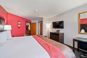 هتل Ramada By Wyndham Sioux Falls Airport   Waterpark Resort & Event Center
