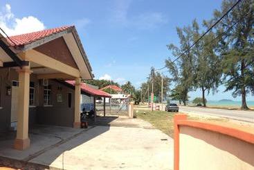 Hotel Anggun Beach Guest House