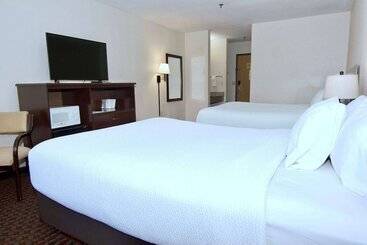 酒店 Ramada By Wyndham Tell City