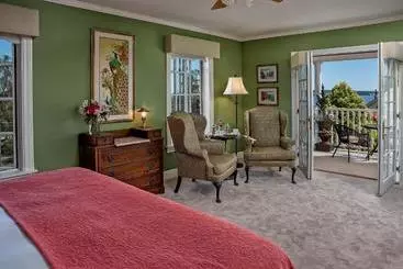 Bed and Breakfast Ravenscroft Inn