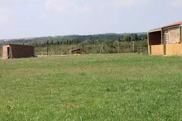 Granja Escola La Perdiu   Hostel