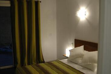 膳宿费 Croissant De Lune