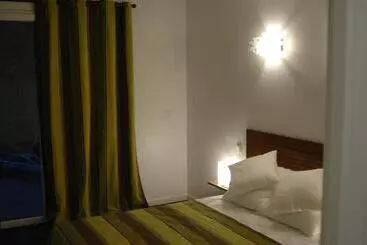 Majatalo Croissant De Lune