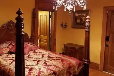 Historic Victorian Inn