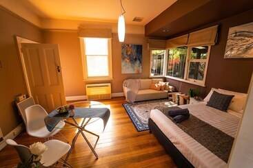 Жильё для туристов 96 New Town Unit