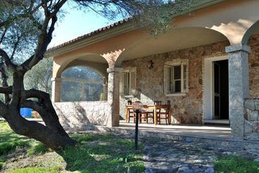 Пансион Schifoni House