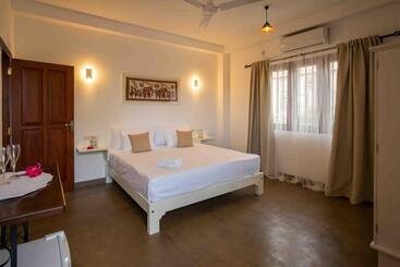 مبيت وإفطار Brixia Cafe & Guest