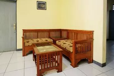 Spot On 2842 Hotel Rindu