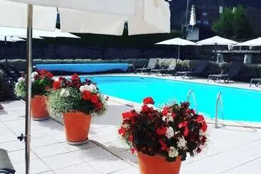 Hotelli Hôtel Restaurant Les Tilleuls