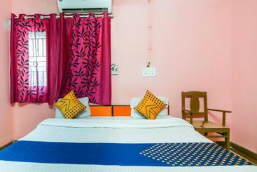 Hotel Spot On 67211  Gokul