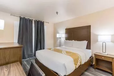 호텔 Quality Inn