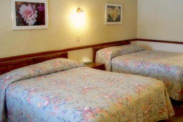 The Roscoe Boutique Motel