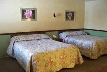 The Roscoe Boutique Motel