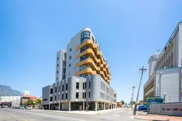 هتل آپارتمان Urban Artisan Luxury Suites By Totalstay