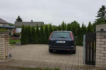 پانسیون Room To The East