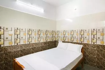 Hôtel Spot On 47779 Thirugnanasamandham Rooms