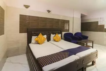 Hotel Spot On 66300  Maitry
