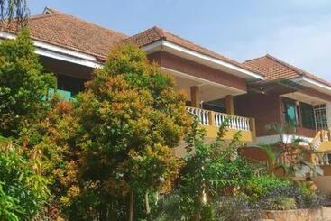 پانسیون Hibis Hotel Entebbe