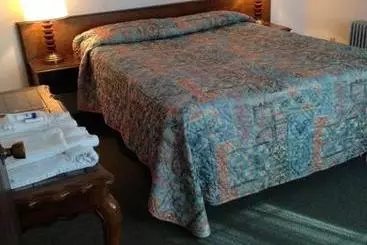 汽车旅馆  Sis Q Inn