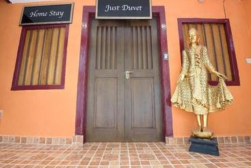 ホテル Just Duvet Guesthouse