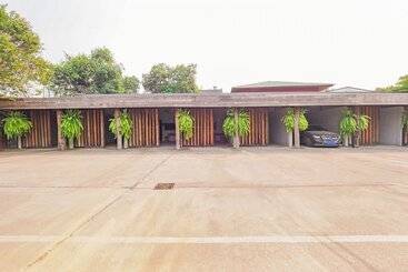 Hotel Ngeeb Bed & Breakfast