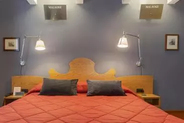 تختخواب و صبحانه Malagigi Guest House