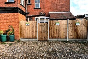 Bed and Breakfast Ricky Road Guest House   Wizard Studio Room Available To Book Now