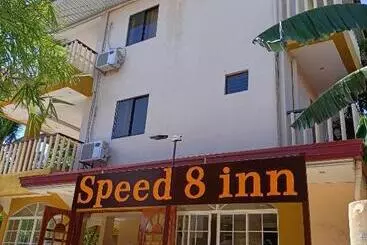 هتل Speed 8 Inn Moalboal