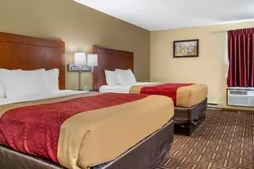 Мотель Coratel Inn & Suites By Jasper River Falls