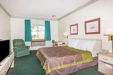 فندق على الطريق Super 8 By Wyndham Willcox