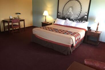 מוטל Super 8 By Wyndham Woodstock