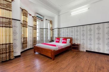 Hotel Oyo 856 Diem Mi