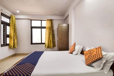 Hotel Spot On 67016 Blue Moon Guest House