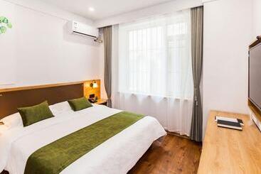 Otel Greentree Inn Dalian Airport New District Xinzhaizi Express