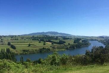 ホテル Lake Karapiro Lodge