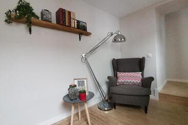 آپارتمان‌های توریست‌ها Apartamento Ilarcuris Con Patio Privado