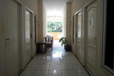 Szálloda Sion Family Residence By Oyo Rooms