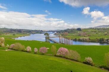 ツーリストアパートメント Lakeview Lodge Karapiro