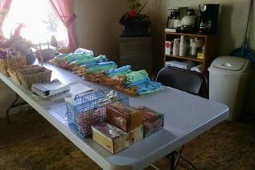 Fish & Loaves Bed And Breakfast