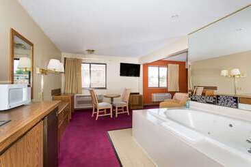 مُتل Super 8 By Wyndham Chadron Ne