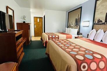 汽车旅馆  Super 8 By Wyndham Imlay City