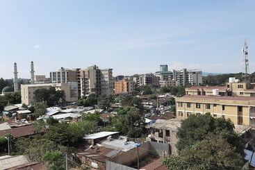 فندق Teferi Mekonnen