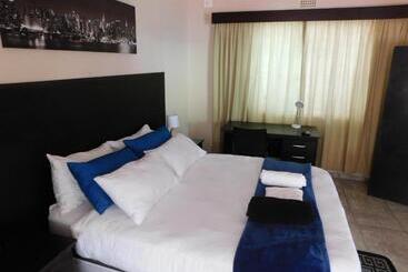 بنسيون Savannah Guest House