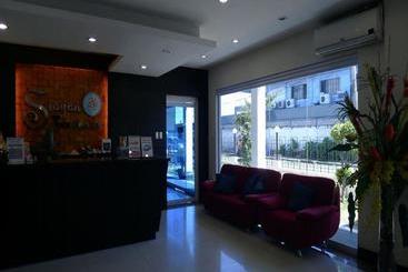 Hotel Siayan Travellers Inn