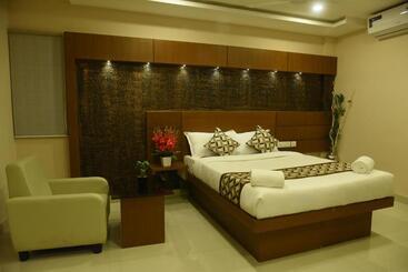 The Hydel Park   Business Class Hotel   Near Central Railway Station